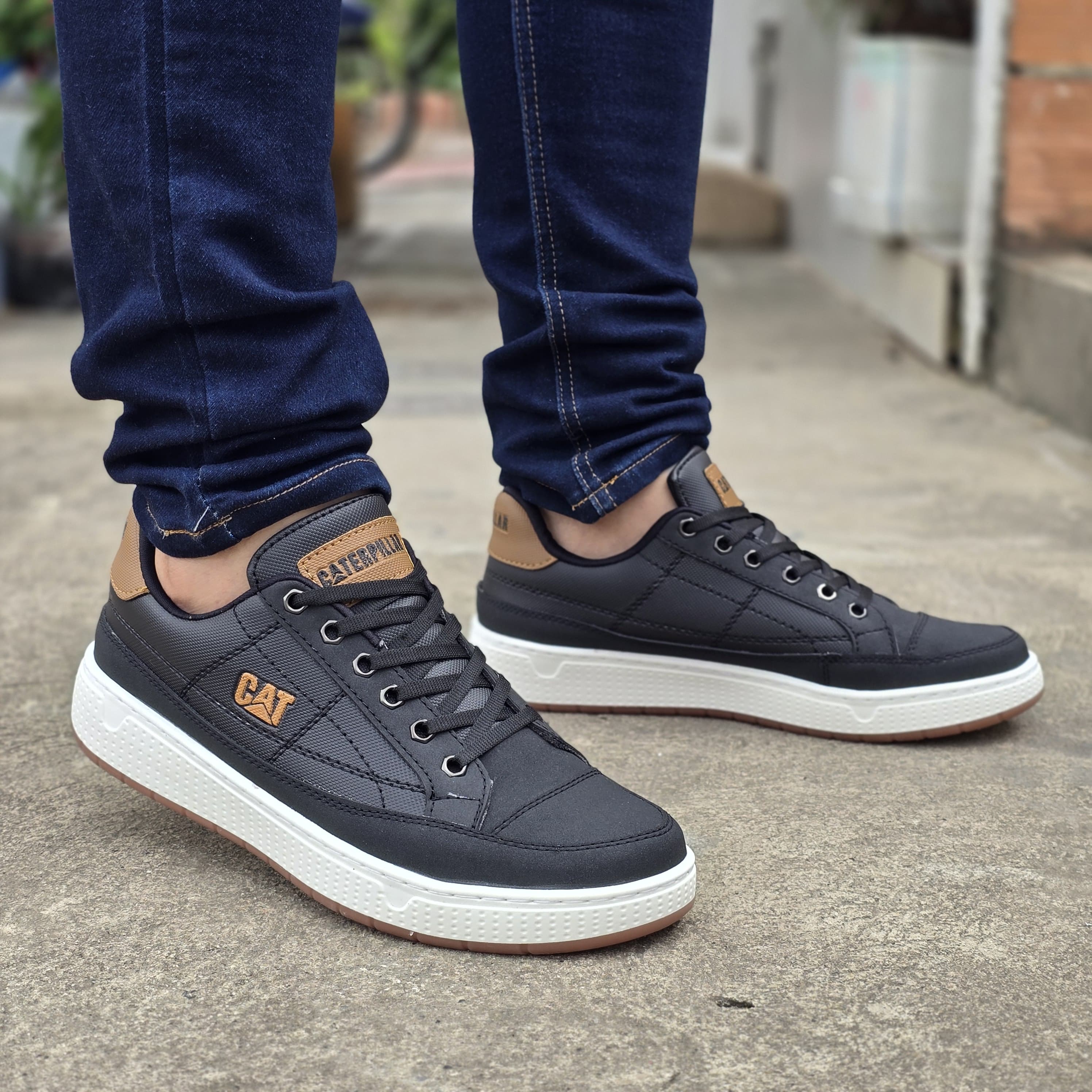 TENIS CASUAL CAT 100% COSIDO